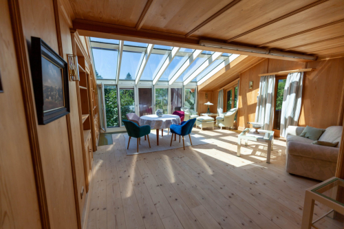 Wohnzimmer mit Wintergarten 